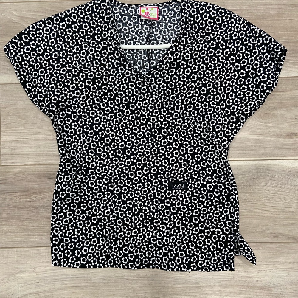 Izzy scrub top